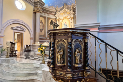 Pulpit-altar-wide-right-017-1
